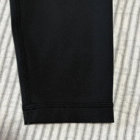 Quince Ultra Soft High Rise Performance Leggings ~ Medium ~ Black - Picture 2 of 8